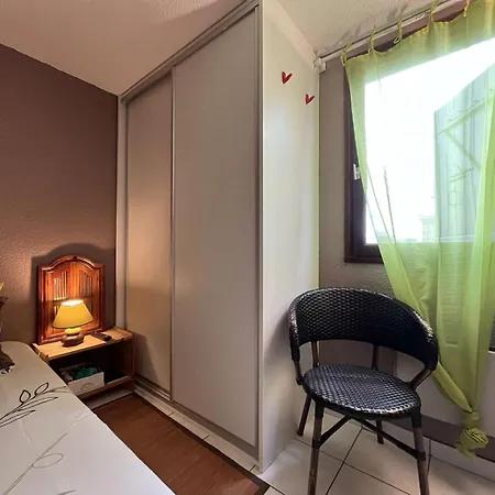 Appartement Avec Mezzanine, Climatisation Et Parking, Proche Plage, Pour 4 Personnes A - Fr-1-229-897 *